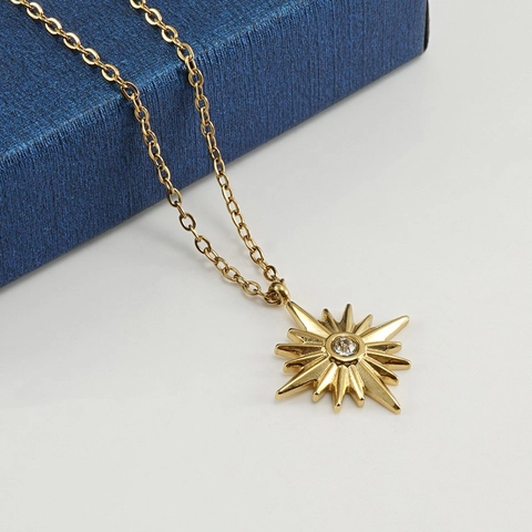 Collana Con Pendente Stella A Otto Punte Acciaio Inossidabile Placcato Oro 18K Zirconia Octagramma Gioielli Da Donna
