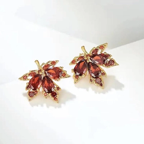 Vintage Maple Leaf Stud Earrings For Women Copper And Zircon Elegant Floral Autumn Style Jewelry Colorful Crystal Inlay