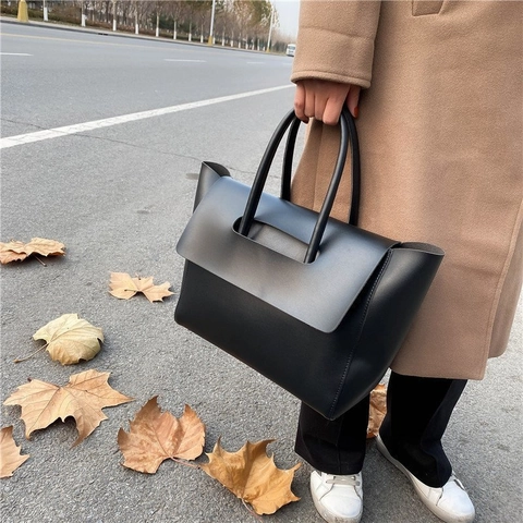 Large Capacity PU Leather Tote Bag Retro Handheld Shoulder Bag Minimalist Commuting Handbag For Women