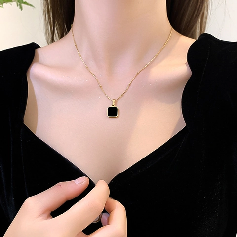 Minimalist Stainless Steel Square Black Pendant Necklace 18K Gold Plated Clavicle Chain Geometric Jewelry For Women