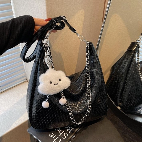 Woven PU Leder Unterarm Hobo Tasche Mit Metallkette Und Plüsch Wolke Anhänger Mode Schulter Umhängetasche Für Damen