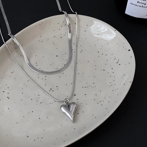 Stainless Steel Layered Heart Pendant Necklace Flat Snake Bone Chain Minimalist Aesthetic Clavicle Jewelry For Women