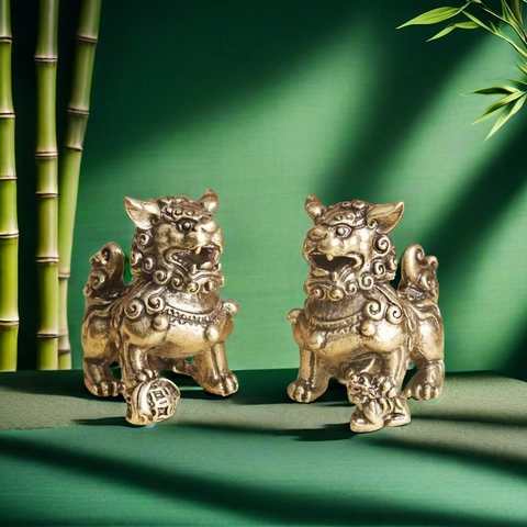 Miniature Brass Chinese Guardian Lion Statues Antique Style Wealth Figurine Tea Pet Desktop Ornament Home Decor
