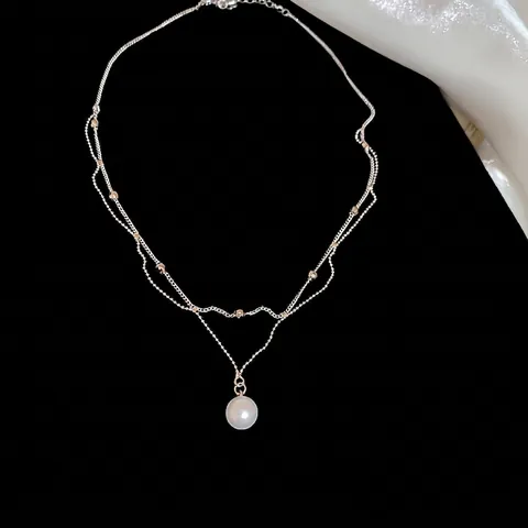 Collar De Doble Capa Elegante Francés Con Colgante De Perla Artificial De Imitación Blanca Redonda Y Perlas Artificiales De Metal Estilo Minimalista