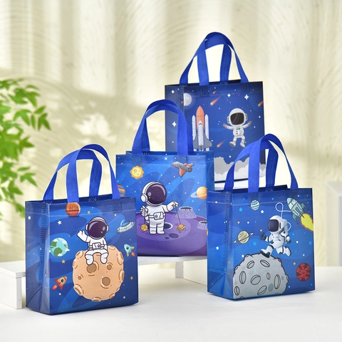 Space Astronaut Non-Woven Gift Bags Cartoon Theme Party Favors Shopping Tote For Kids Birthday Candy Packaging