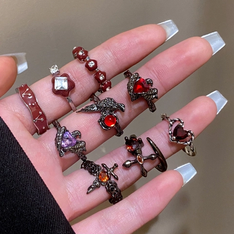 Gothic Dark Crow Ring Set For Women Vintage Punk Thorn Rose Heart Cross Adjustable Alloy Rhinestone Open Ring Jewelry