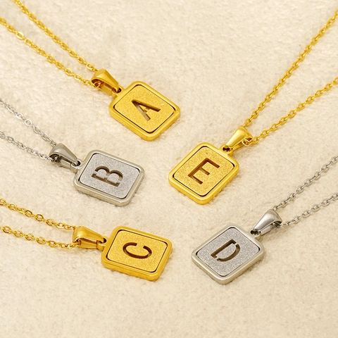 Collar Con Colgante De Letra Inicial De Acero Inoxidable 304 Chapado En Oro De 18K Mate Cuadrado Joyería Unisex