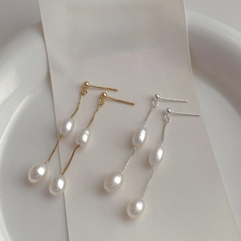 Eleganti Orecchini a Pendente Lungo con Nappa in Perla d'Acqua Dolce con Perno in Argento Sterling 925 Placcato Oro Argento Rame