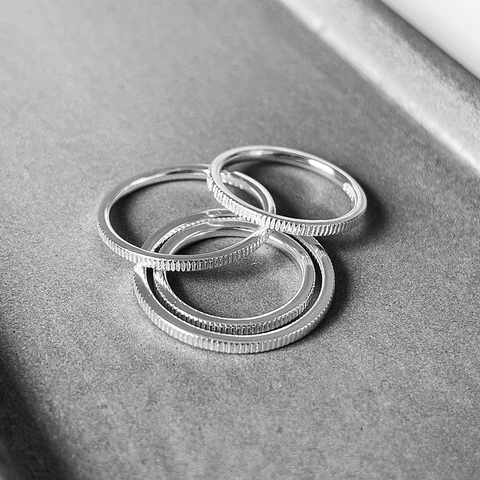 Anillo De Plata De Ley 925 Minimalista Con Textura Vertical Borde Fresado Banda Fina Joyería Geométrica Mujer