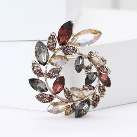 Elegant Alloy Crystal Wreath Brooch For Women Olive Branch Floral Leaf Rhinestone Corset Pin Accessory