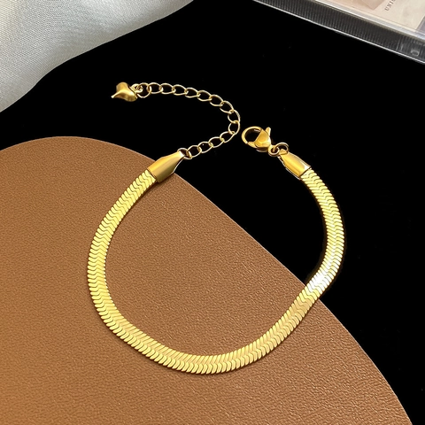 Bracelet Chaîne Serpent Plate en Acier Titane Plaqué Or 18K Femme Minimaliste Collier à Chevrons Chevillère Avec Pendentif Coeur