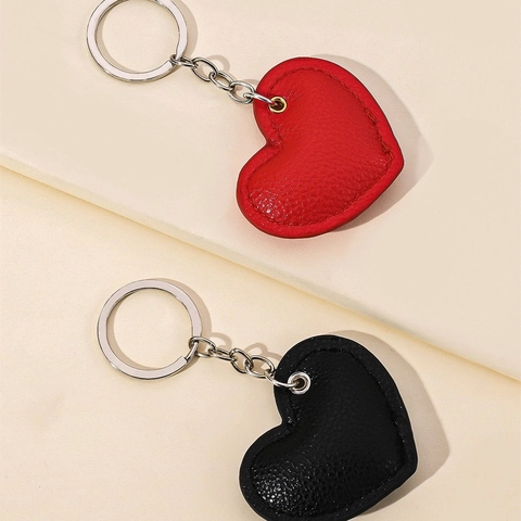 Heart Shaped PU Leather Keychain For Couples Red Black Padded Love Heart Keyring Car Key Pendant Valentine's Day Gift