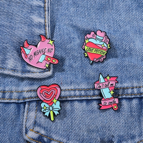 Spilla Smaltata Distintivo Lega Cartone Animato Cuore Pozione Pugnale Lecca Lecca Arredo Regalo Per Vestiti Borsa Punk