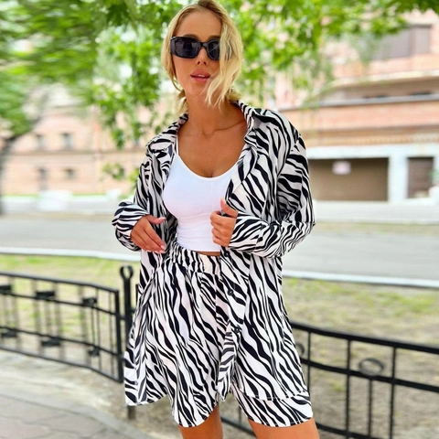 Conjunto Casual Para Mujer De Camisa Y Pantalones Cortos Con Estampado De Cebra Manga Larga Solapa Botones Pantalones Cortos Cintura Elástica