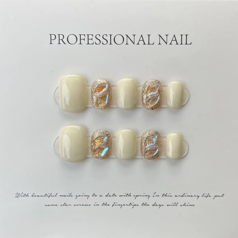Handgefertigte Künstliche Nägel Cremeweiß Aurora Edelstein Luxus Gold Glitzer Funkelnd Elegant Damen Salon Stil