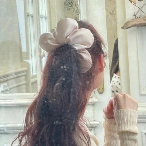 Large Flower Satin Scrunchies Oversized Hair Ties Korean Style Pleated Ponytail Holders Elegant Hair Accessories Women