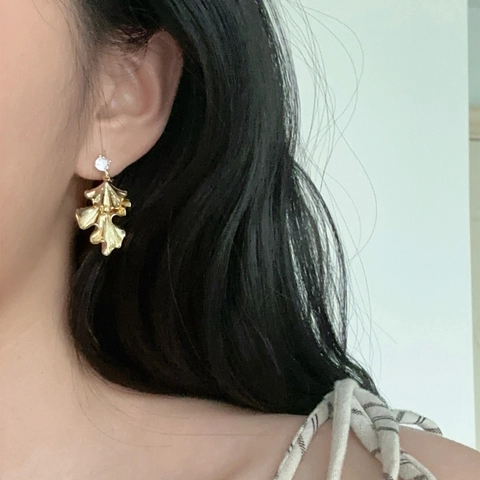 Elegant Gingko Leaf Alloy Stud Earrings With 925 Sterling Silver Earring Post Rhinestone Vintage Luxury Style For Women