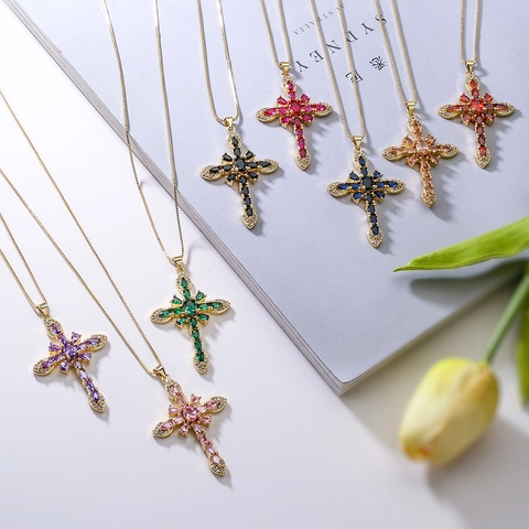 Collana Con Ciondolo A Croce Rame Placcato Oro 18K Zirconia Colorata Gioielli Geometrici Per Donna Stile Pendolare