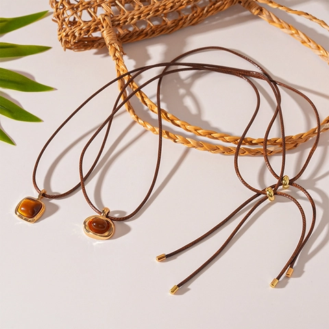 Vintage Long Pendant Necklace Alloy Brown Resin Oval Square Geometric Adjustable Faux Leather Cord Fashion For Women