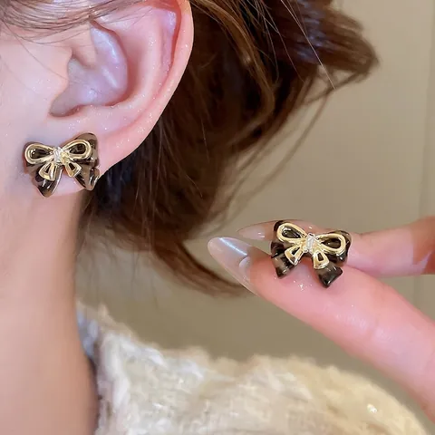 Orecchini A Lobo Fiocco Lega Resina Tartarugata Zircone Stile Vintage Per Donna Con Perno In Argento