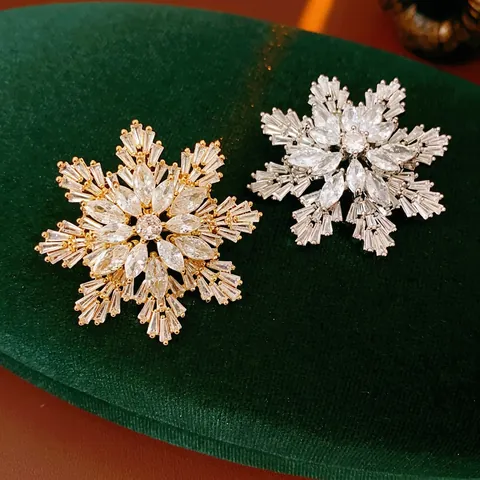 Spilla A Fiocco Di Neve Rame Zirconi Perla Artificial Sintetica Lusso Elegante Matrimonio Invernale Gioielli Accessori Per Donne