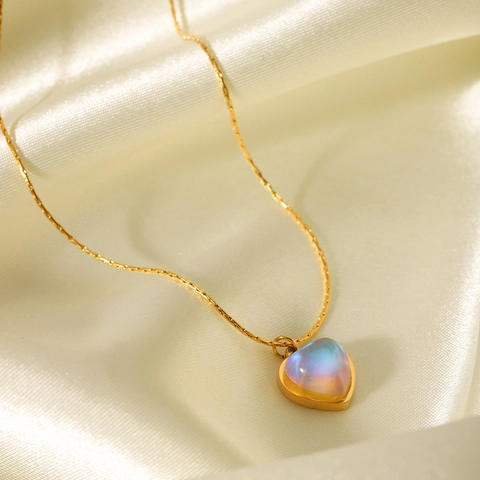 Heart Pendant Necklace 18K Gold Plated Stainless Steel Iridescent Moonstone Clavicle Chain For Women Fashion Jewelry