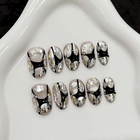 Uñas Postizas Hechas A Mano Papel De Plata Ojo De Gato Líneas Abstractas Negras Cortas Ovaladas Decoración Perlas Artificiales Estilo Gótico Dulce Genial