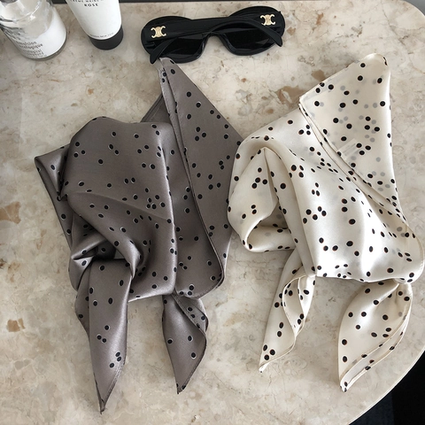 Elegante Sciarpa Quadrata In Raso Di Gelso Con Motivo A Pois Accessorio Versatile Per Collo E Testa Per Uomo E Donna