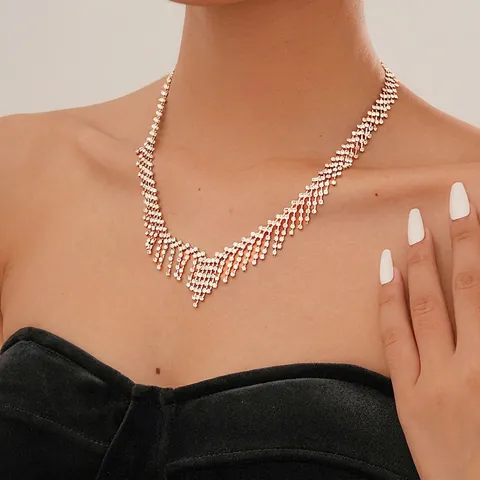 Halskette Mit Strassfransen Kupfer V-Förmig Glänzende Schlüsselbeinkette Eleganter Schmuck Für Damen Abendmode