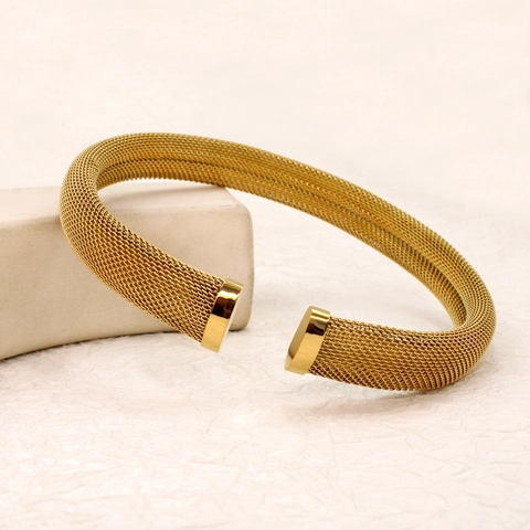 Collier Ras de Cou Minimaliste en Acier Inoxydable Maille pour Femmes Ensemble Bijoux Bracelet Manchette Ouvert en C Plaqué Or 18K