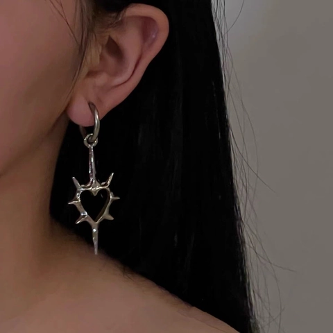 Pendientes De Aro Corazón De Espinas Acero Inoxidable Hueco Estilo Gótico Punk Joyería Unisex Color Plata