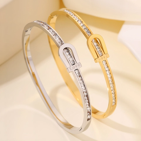 Fashion Light Luxury Stainless Steel LOVE Letter Bangle For Women Rhinestone Inlaid Horsebit Buckle Bracelet Jewelry