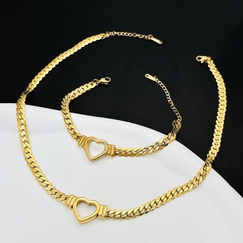 Collana con Pendente a Cuore in Acciaio al Titanio per Donna Placcata in Oro 18K Catena Cubana Gioielli Chic Minimalisti Regalo