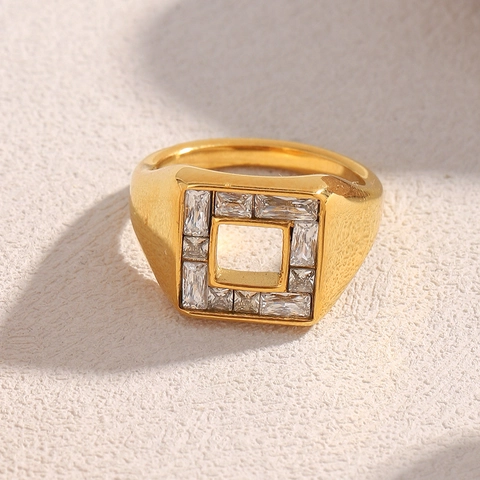 Anillo A Sigillo Quadrato Cavo Geometrico Acciaio Inossidabile Placcato Oro Con Zirconia Bianca Gioielli Di Moda Donna