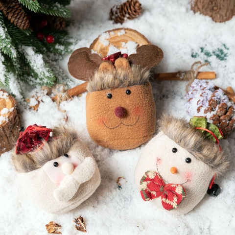 Christmas Drawstring Gift Bags Plush Faux Fur Candy Pouch With Bells For Holiday Party Favors Santa Snowman Reindeer