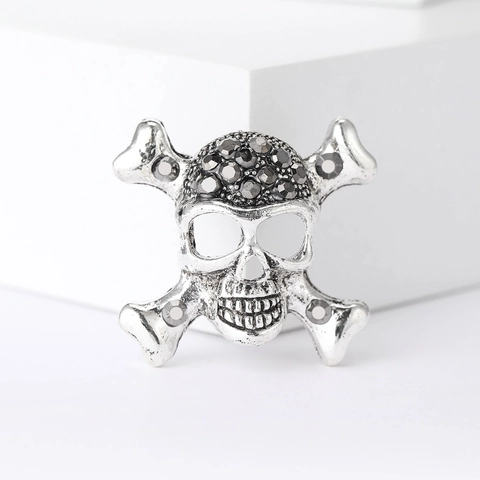 Skull Crossbones Brooch Pin Alloy Rhinestone Sparkling Punk Goth Halloween Party Jewelry For Women Men