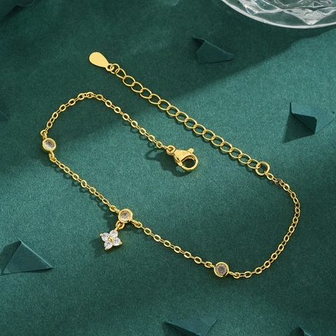 Bracciale alla Moda con Ciondolo a Fiore di Rombo Placcato Oro Rame con Zirconia Quadrifoglio a Catena Gioielli da Donna