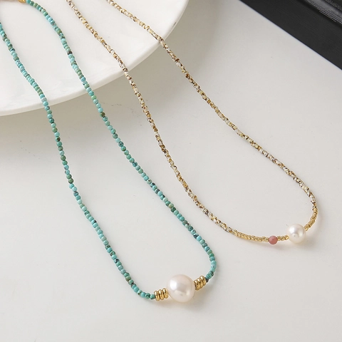 Collier Perlé en Pierre Naturelle et Perle d'Eau Douce Fait à la Main pour Femme Cuivre Acier Inoxydable Fermoir Ajustable