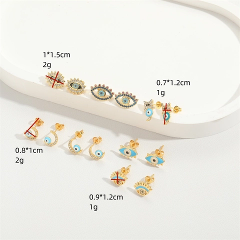 Squisiti Orecchini a Bottone in Rame Zirconia Malocchio per Donna Placcato Oro Smalto Gatto Luna Forma Gioielli