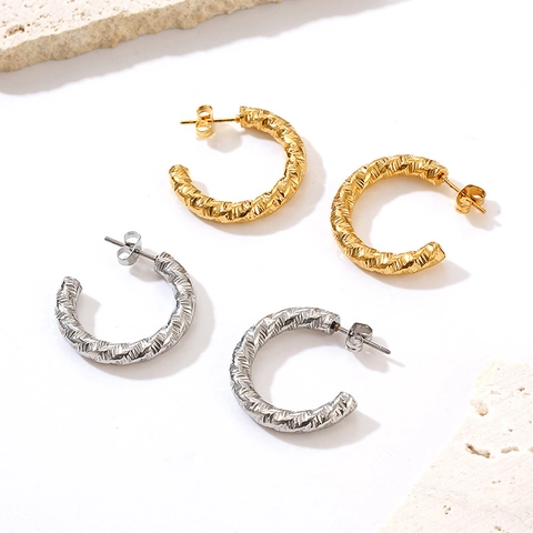 Pendientes De Aro En Forma De C Texturizados Acero Inoxidable Chapado En Oro De 18K Redondo Grabado Polvo De Estrellas