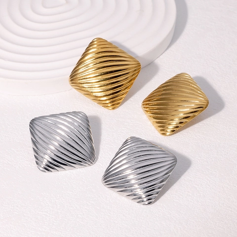 Vierkante Roestvrijstalen Oorbellen Golftextuur 18K Verguld Geometrisch Ribbed Studs Dames Elegant