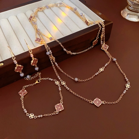 Conjunto De Joyas Vintage Aleación Esmalte Colgante Trébol Collar Multicapa Pulsera Pendientes De Gancho Para Mujeres