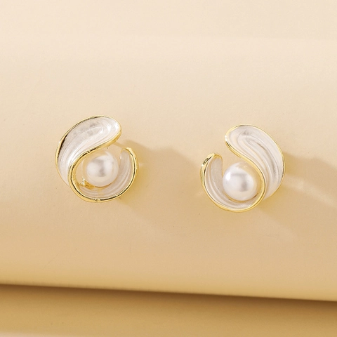 French Retro Geometric Shell Artificial Pearl Stud Earrings Alloy With 925 Sterling Silver Earring Post Minimalist Elegant Women