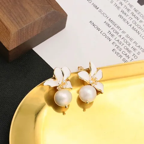 Luxury White Flower Freshwater Pearl Drop Earrings With 925 Sterling Silver Earring Post Zirconia Enamel Floral Earrings