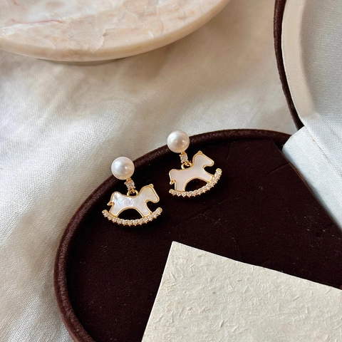 Orecchini Pendenti Cavallo A Dondolo Con Künstliche Perle Sintetiche E Zircone Lega Placcato Oro Moda Per Donne Con Perno In Argento