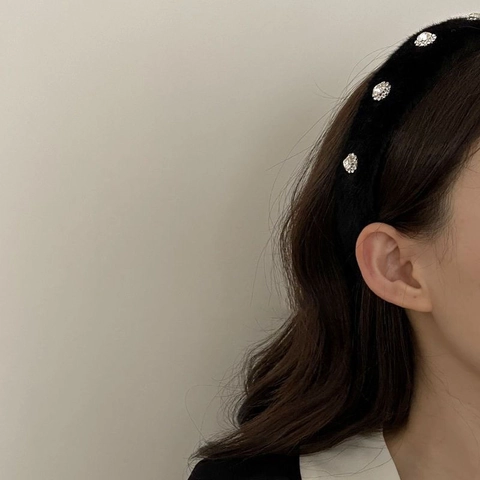 Plush Faux Fur Headband For Women Rhinestone Sparkling Luxury Wide Hair Hoop Autumn Winter Fluffy Hair Accessory