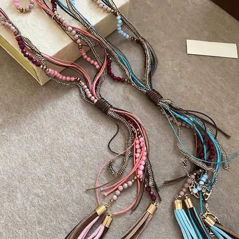 Boho Lange Mehrlagige Kette Mit Acrylperlen Glaskristallen Wildlederimitat Quaste Ethnisch Pulloverkette Damen