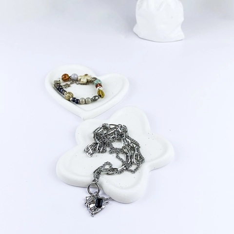 Sieraden Schaal Keramiek Hart Bloem Vorm Mat Wit Gespikkeld Noords Opbergbord Voor Ring Ketting Huisdecoratie