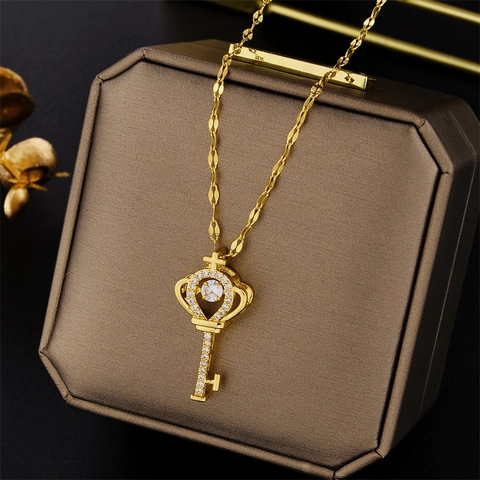 Titanium Steel Moving Gemstone Key Pendant Necklace For Women Crown Key Heart Beat Rhinestone Clavicle Chain Jewelry Gift