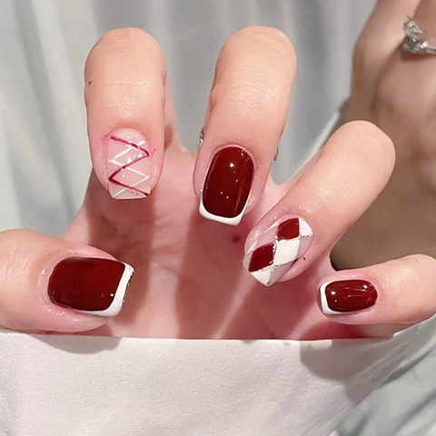 Press On Nails Wine Red White Checkered French Style Glitter Short Square Elegant Artificial Fake Fingernails For Women